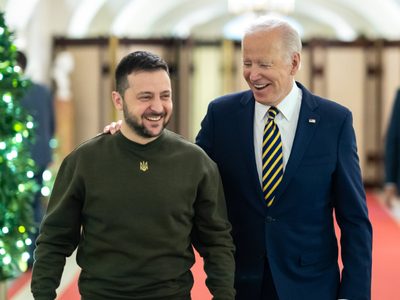 Zelenski agradece a Biden el apoyo de EU al pueblo de Ucrania