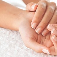 El truco infalible para endurecer tus uñas y que crezcan sanas tras quitarte las uñas de gel