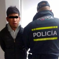 Rescatan de ser linchado a presunto feminicida que llevaba los restos de su novia en una bolsa