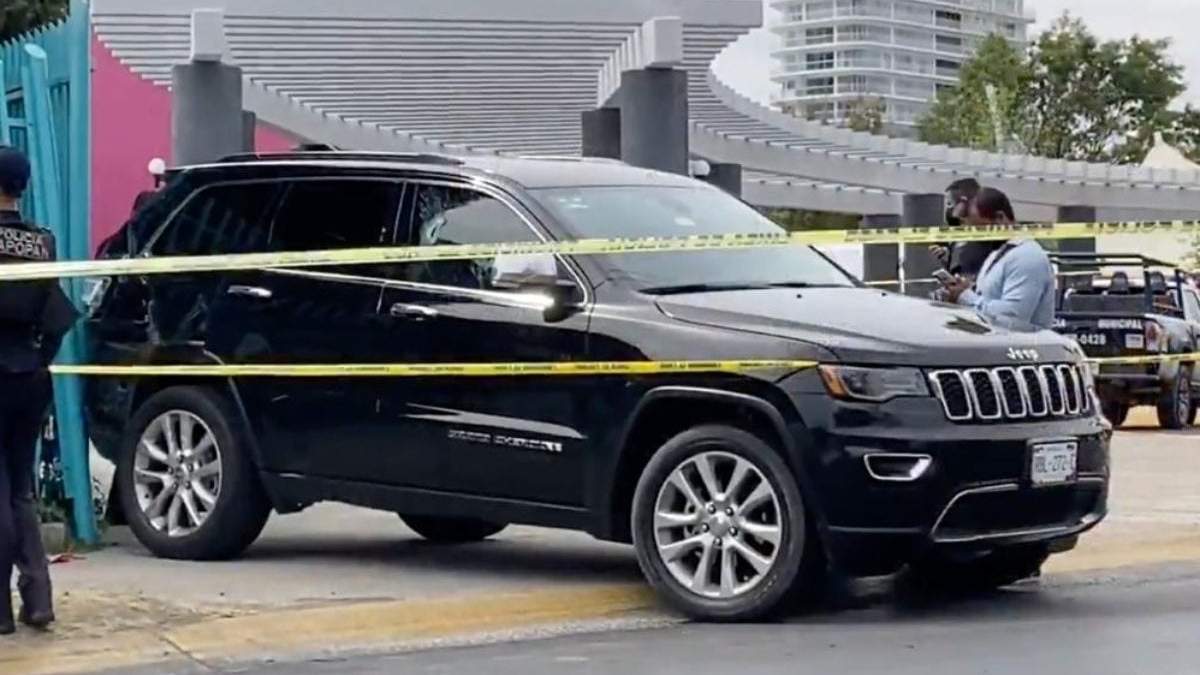 La camioneta quedó afuera de las instalaciones del Trompo Mágico