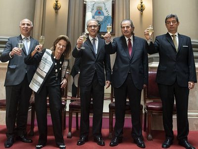 ¡Efecto coronavirus! Los jueces metieron la mano en el bolsillo y donaron el 25% de su sueldo