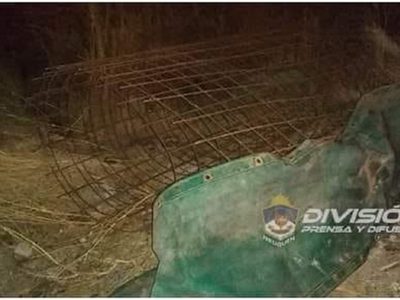 Escapaban con una malla sima robada en una obra, pero los detuvieron enseguida