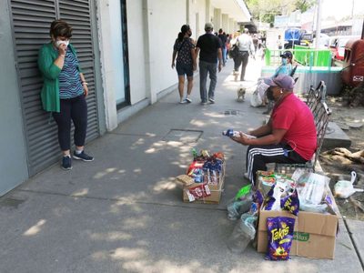 Ocupación informal se eleva a 55.1% en agosto: Inegi