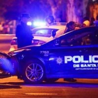 Escándalo en Santa Fe: policías reclamaron por mejoras salariales y se enfrentaron con otros efectivos