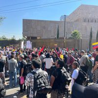Protestan en la Embajada de EU en México por la captura de Nicolás Maduro (Videos)
