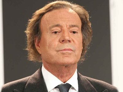 Julio Iglesias rompió el silencio tras la denuncia por abuso de dos ex empleadas