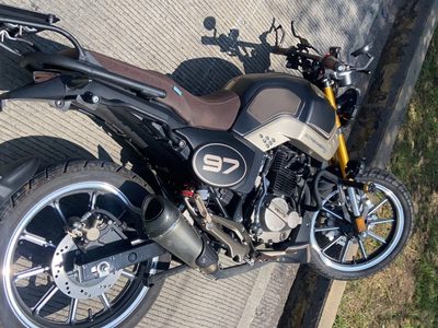 Muere motociclista tras caer en un bache en Río Churubusco