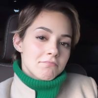 Pese al reproche de Redim, Mariana Rodríguez vuelve a exhibir al niño del refugio del DIF
