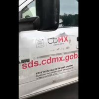 Exhiben en video descarga de despensas en casa con manta de candidato a diputado del PAN