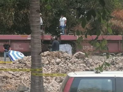 Tren embiste camioneta en Colima: mueren dos menores de 4 y 8 años y un adulto de 40
