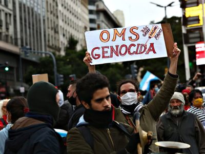 Los anticuarentena marcharon con fotos de Videla