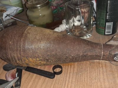 "En El Chañar": Halló un explosivo y se lo llevó a su casa ¡Mirá cómo sigue todo!