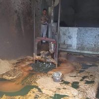 En busca de agua, una familia perfora pozo en Tabasco… y brota petróleo