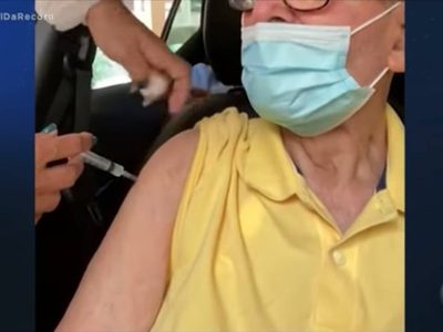 Aplican "vacunas de aire" a adultos mayores en Brasil