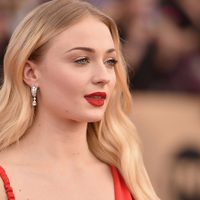 ¡No resistirá! Sophie Turner y un atuendo incontrolable