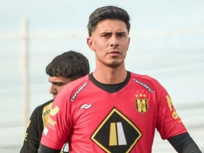 Mauricio Nievas, de Deportivo Madryn, se descompensó y sufrió un paro cardíaco