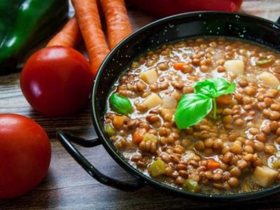 Sopa de lentejas: con la receta de la abuela, prepará este plato tan rico para disfrutar en los días que quedan de Invierno