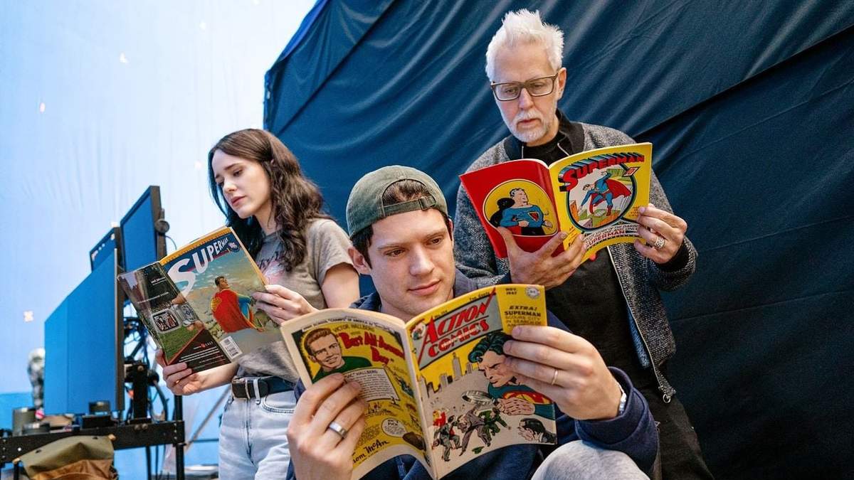 James Gunn, David Corenswet y Rachel Brosnahan