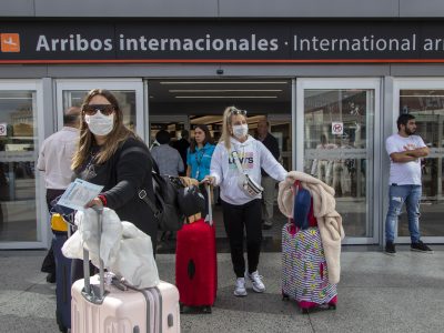 El Gobierno aprobó los vuelos internacionales y evalúa el arribo directo a las provincias