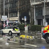 Conductor embiste contra manifestantes en Múnich; hay 30 heridos