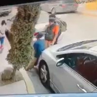Payasos secuestraron a dos niños en Tláhuac, denuncian vecinos (Video)