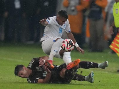 Honduras derrota 2-0 a México y coquetea con semifinales de la Liga de Naciones