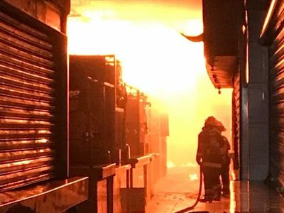 Incendio destruye 40% de un mercado en Querétaro y exhibe omisiones