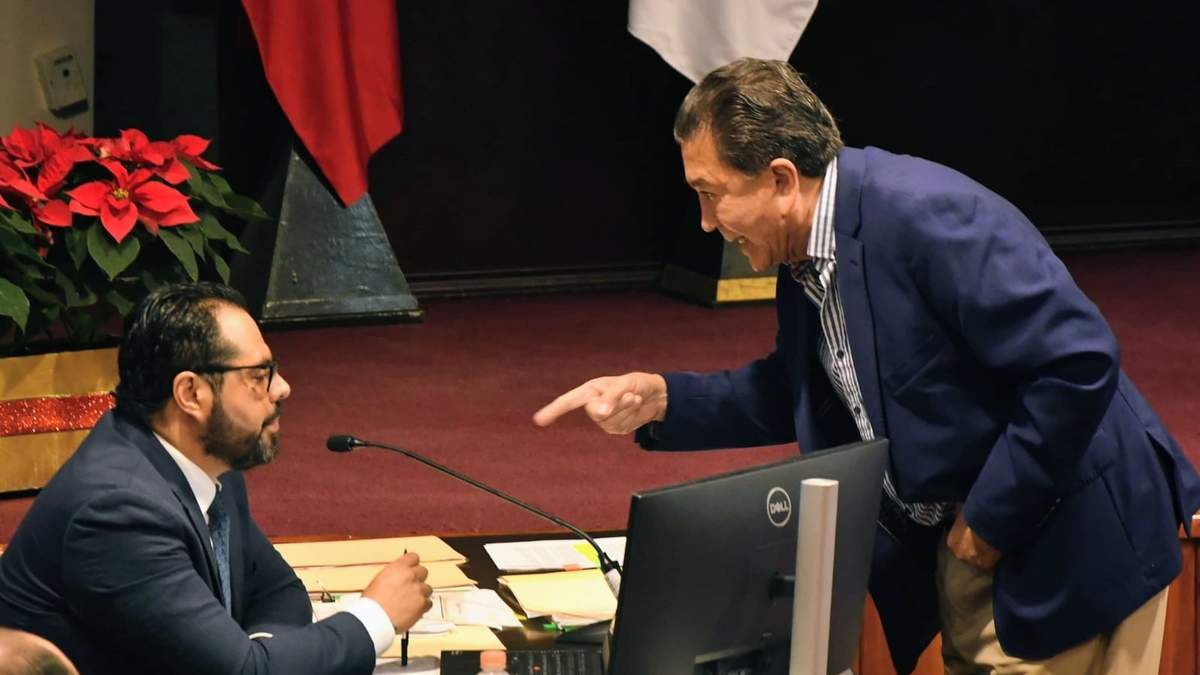 El diputado local del PRI, Héctor Yunes Landa, protagonizó un violento altercado en el Congreso de Veracruz