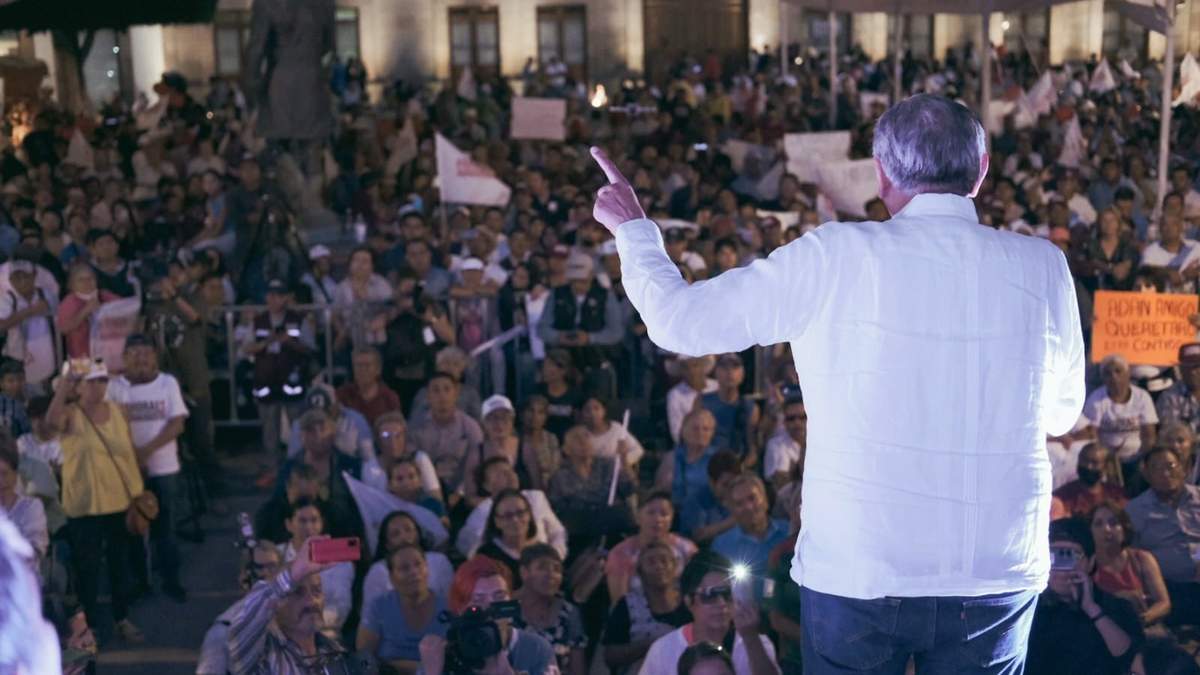 Adán Augusto López en asamblea en Querétaro