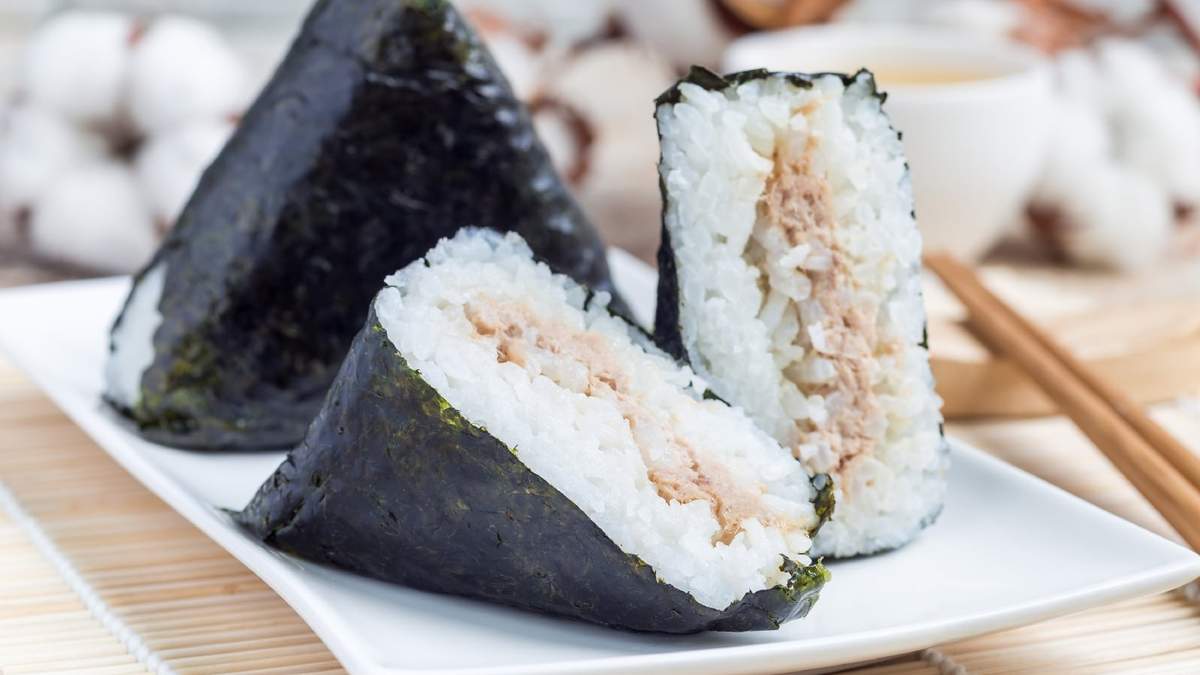 Kimbap triangular. Fuente: (Instagram)