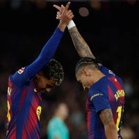 Raphinha marca doblete en la victoria del Barcelona 2-0 ante el Osasuna