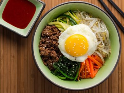 Bibimbap: el arroz coreano que llama la atención por su rico sabor e ingredientes nutritivos