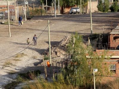 Entregaron tenencias de lotes a 14 familias