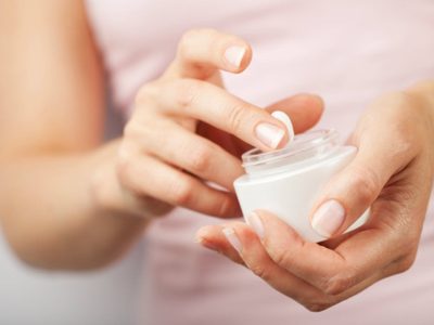 Crema floral antiarrugas: con la planta que seguro tenés en el jardín, hacete esta receta sin químicos y perfecta para tu piel