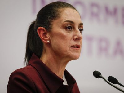 “No son tantos...”, dice Sheinbaum ante arribo de decenas de venezolanos deportados de EU