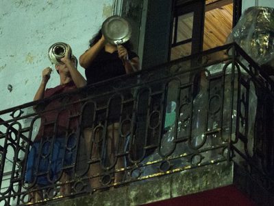 ¡Volvieron las cacerolas! Nueva protesta por la liberación de presos