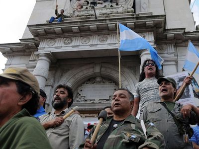 Grave denuncia: aseguran que represores condenados cobran como veteranos de guerra