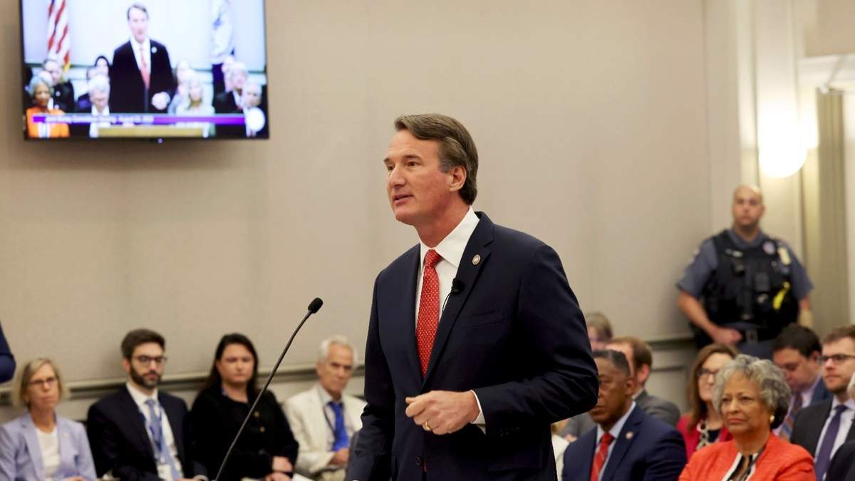 El gobernador de Virginia, Glenn Youngkin