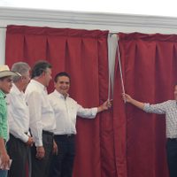 Peña inaugura tramo carretero en Michoacán y presume 'avances” de su gobierno