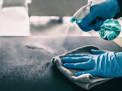 Atención: la ANMAT prohibió un desinfectante que "elimina" el coronavirus