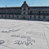 No habrá restricciones a marchas del 8 de marzo, dice AMLO y pide a mujeres "ser pacíficas"
