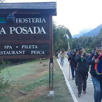 Tensión en Neuquén: los mapuches tomaron un hotel en Villa La Angostura