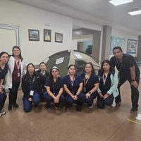 Ante falta de instalaciones dignas, pasantes del HG de Mexicali usan casas de campaña para descansar