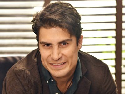 El actor y figura de “Survivor”, Alex Sirvent, preocupa a los fanáticos por su estado de salud