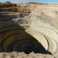 Santa Cruz impulsa inversiones mineras y energéticas con financiamiento internacionales en Toronto