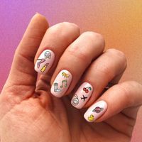 No gastes de más y creá los stickers para tus uñas más lindos, originales y fáciles de hacer