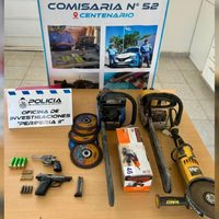 Hallaron armas y drogas durante una serie de allanamientos en Centenario