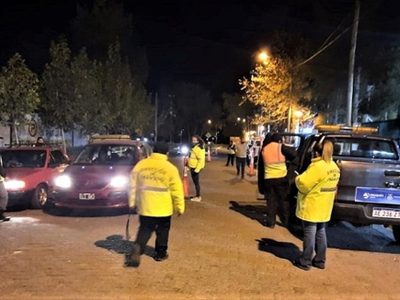 Sábado por la noche: retuvieron 15 autos y 33 motos en solo cuatro horas de controles
