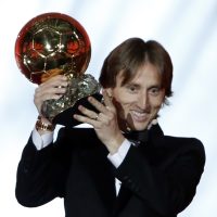 Luka Modric rompe hegemonía de Ronaldo y Messi: levanta el Balón de Oro 2018