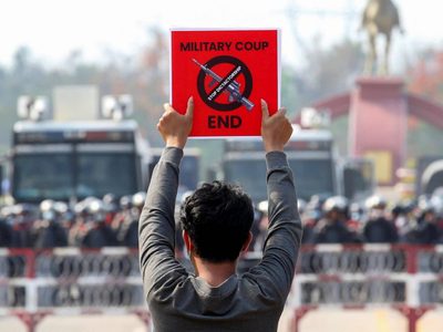Myanmar: las protestas pacíficas por la democracia se cobran su primera víctima